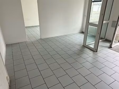à louer local commercial 100m2