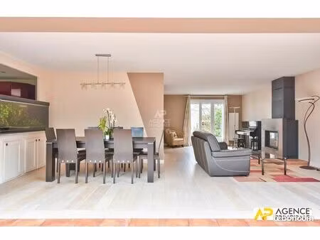 maison 8 pièces 187 m²