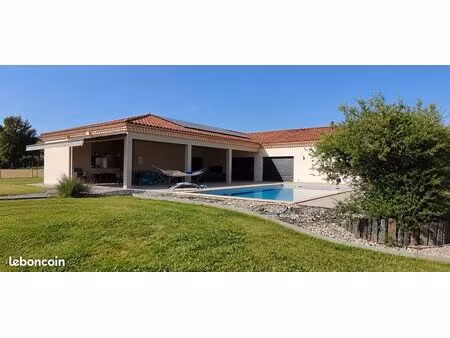 villa d’exception – 194 m² – piscine – terrain 3 200 m² – dpe a