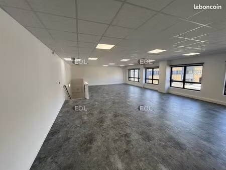 local bureaux 452 m²