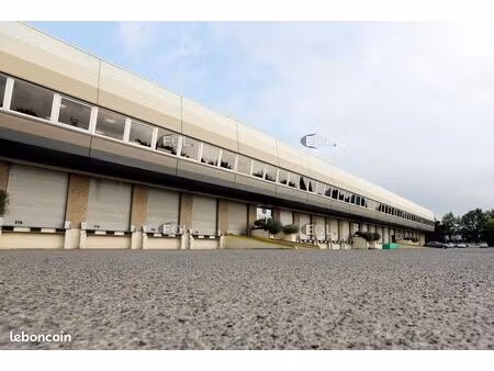 local logistique 1 395 m²