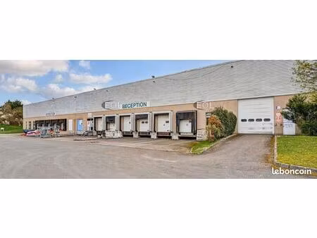 local logistique 8 470 m²