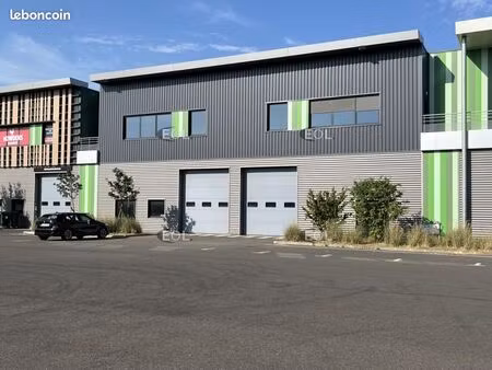 local d'activité 1 008 m²
