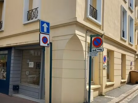 murs commerciaux 36 m² – centre dinard – local libre  sans agence