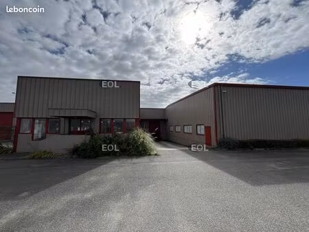 local d'activité 1 409 m²