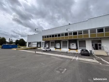 local logistique 5 041 m²