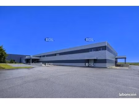local d'activité 2 958 m²
