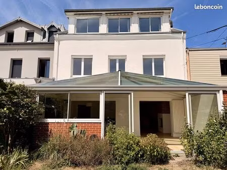 maison 6 pièces 155 m²