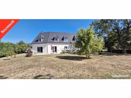 maison 9 pièces 218 m²