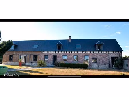 élégante longèrent normande rénovée avec goût au cœur d’un village
