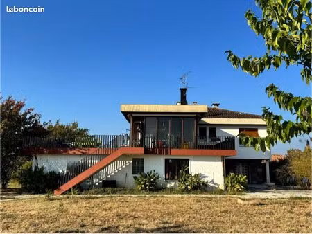 maison d’architecte avec tennis  serre  verger