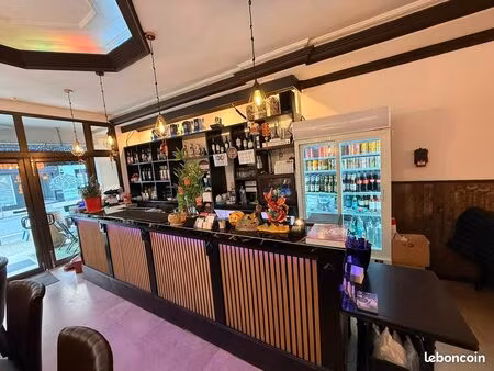 vend restaurant complet hyper centre licence iv