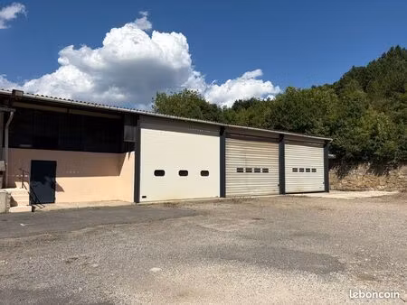 entrepôt dépôt 400 m2
