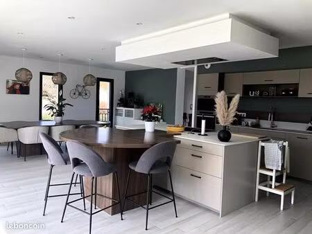 maison 4 pièces 180 m²
