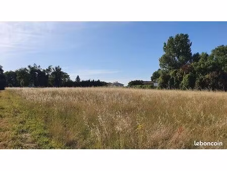 terrain 1 600 m² camblanes et meynac