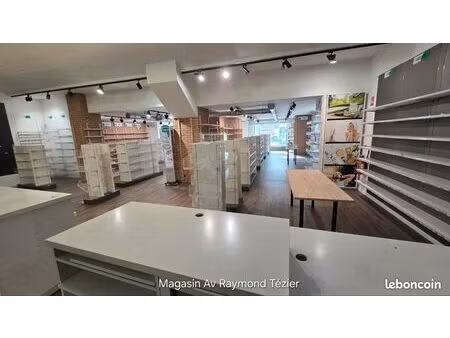 voiron local commercial de 323m2 à louer