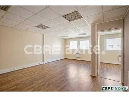bureaux 64 m² bourgoin jallieu