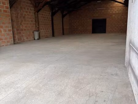 local / entrepôt / garage de 303 m² – fort potentiel à libourne
