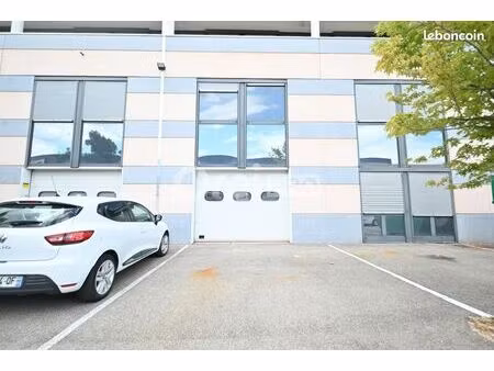 local d'activité 142 m²