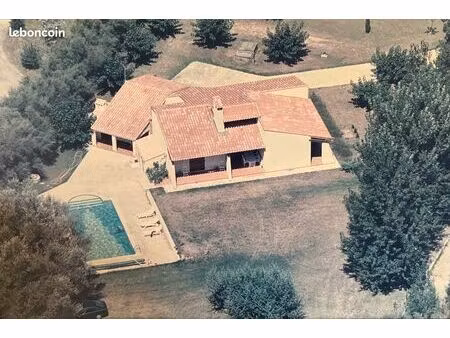 grande maison piscine  600m de la plage et terrain de 4641m2