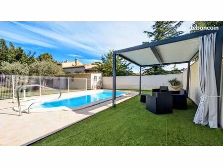 maison de plain pied avec piscine