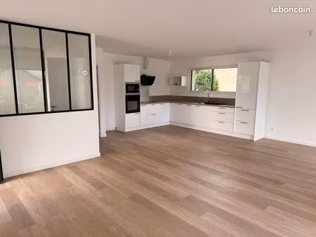 location maison neuve de plain pied au calme dans une impasse