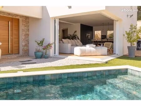 villa 4 pièces 140 m²