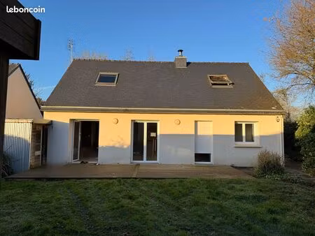 maison 5 pièces de 102 m² à louer – jardin  terrasse  garage – carhaix-plouguer