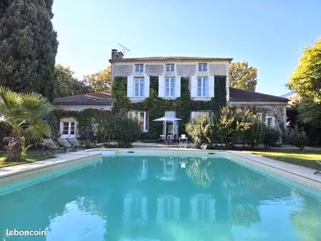 maison 10 pièces 304 m²