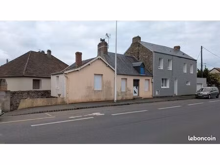 granville - centre-ville — maison baigné de soleil avec extérieur  garage & énorme potenti