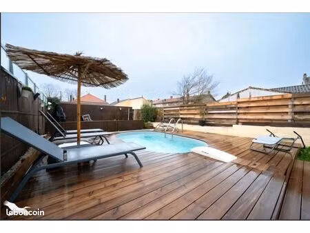maison rénovée avec jardin et piscine à vendre