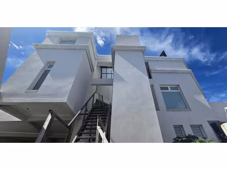 immeuble à vendre le port 10 pièce(s) 252m2 885 000€