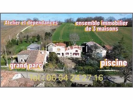 une grande maison et gites indépendants