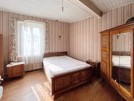 maison 2 chambres  dépendance  hangar et jardin
