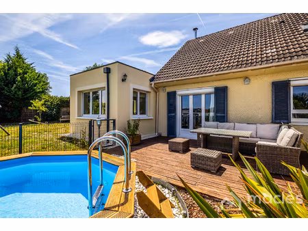 maison avec confort de plain pied 4 chambres piscine