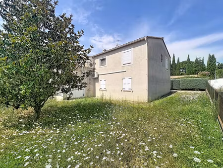 maison spacieuse à manosque : 5 chambres  véranda  garage  atelier   jardin et un soupçon 