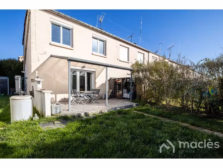 maison 3 chambres mitoyen un côté proche gare