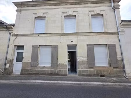 belle maison de bourg  son terrain et ses dépendances !
