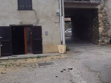 située dans le pittoresque du village de montségur 