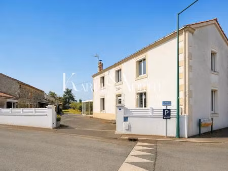 maison de village avec jardin  garage  cave et seconde maison à rénover