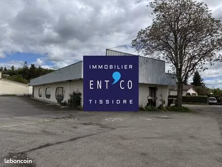local 381 m² bon-encontre