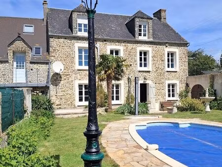 grande propriété proche de la mer