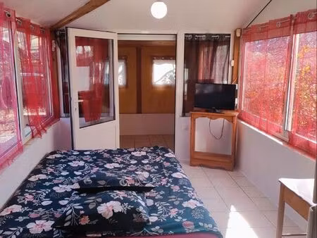 chambre indépendante avec terrasse :