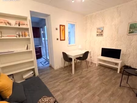 sète centre – t2 meublé avec chambre et patio – bail étudiant