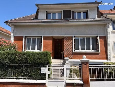 pavillon 7 pièces 193 m²