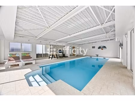 maison 7 pièces - 240 m²