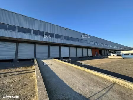 local bureaux 5 574 m²