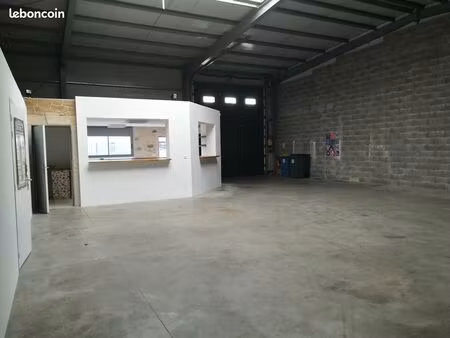 batiment commercial artisanal 243 m2