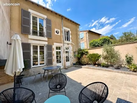 maison 7 pièces 172 m²