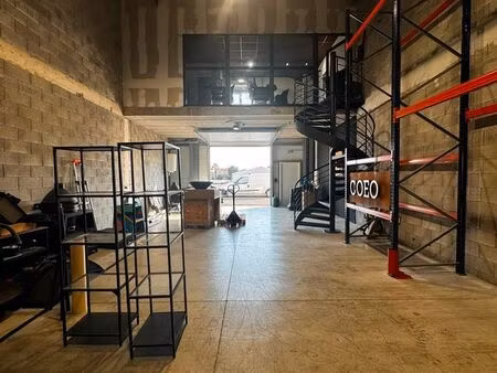 local d'activité premium 145 m² - bureaux aménagés - castries - accès immédiat a9 & lien